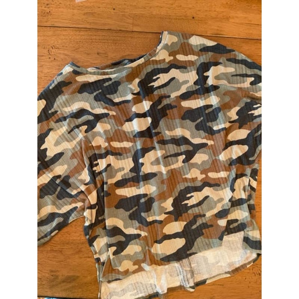 Honey Me Camo Dohlman Sleeve Light weight XXL shirt